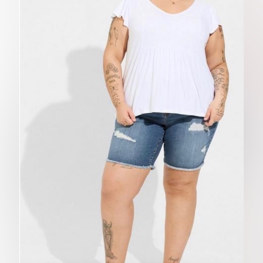 Torrid Super Soft V-Neck Ruffle Tee Size 0 ( Large ) - Picture 2 of 4
